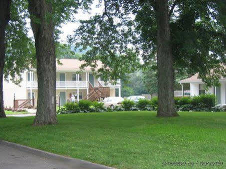 New Milford Maple Leaf Motel المظهر الخارجي الصورة