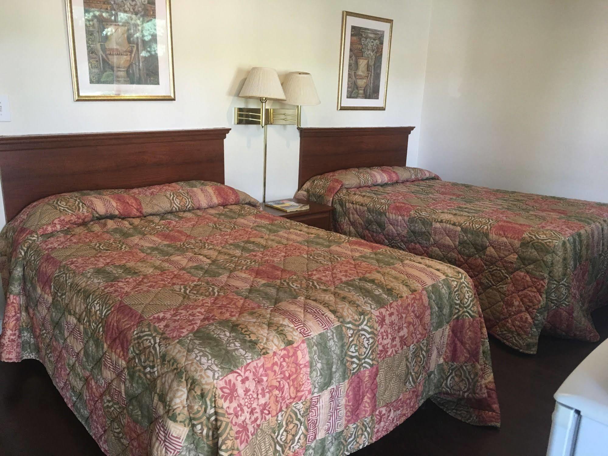 New Milford Maple Leaf Motel المظهر الخارجي الصورة